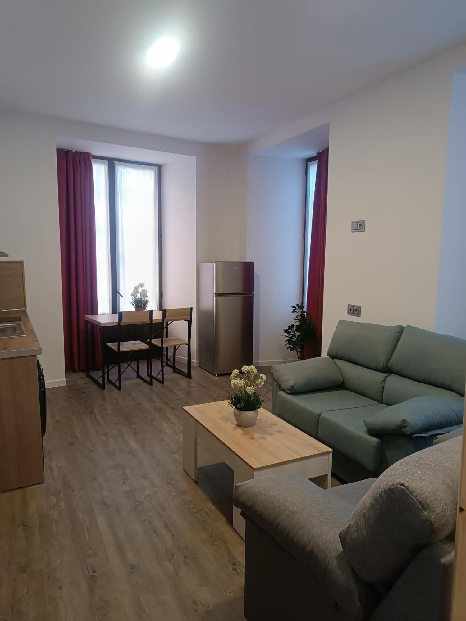 Apartamentosturisticos Avila Puerta Del Alcazar 0-1 Ngoại thất bức ảnh